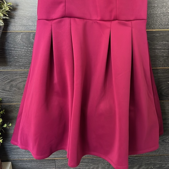 Macy’s Berry Color High Neck Cocktail Fit & Flare Sz 7 - Picture 3 of 12